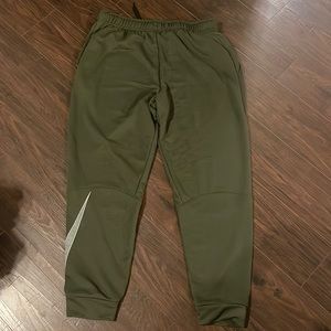 Nike men’s joggers - large